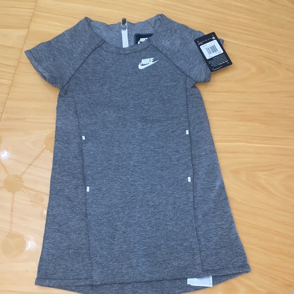 Girls Nike tech dress size 6x